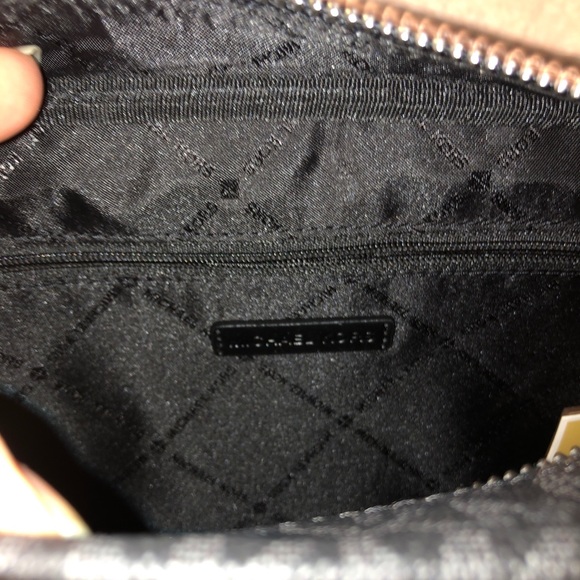 Michael Kors Jet Set Kenly Signature Crossbody Handbag - Black - Picture 4 of 4